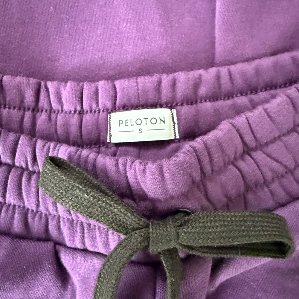 Peloton Deep Purple Activewear Set Size Small - Picture 6 of 12